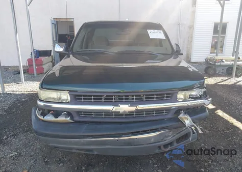 2001 Chevrolet Silverado 1500 Ls из США, поврежденный, VIN 2GCEC19V811118417